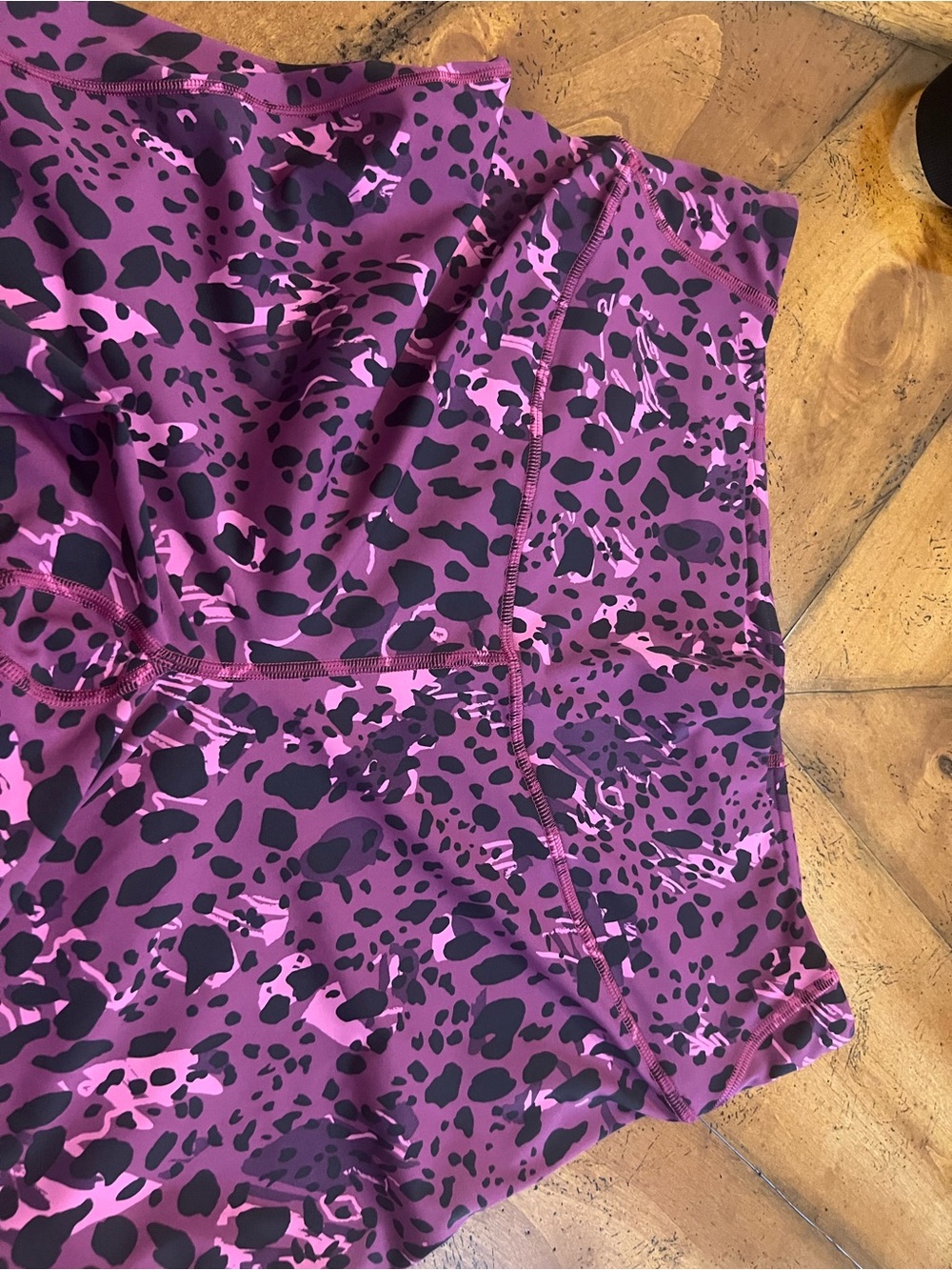 Lululemon Purple Pink Animal Print Leggings. Size L - Picture 6 of 9